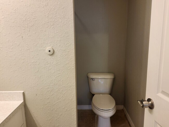 Building Photo - Nice duplex!!!