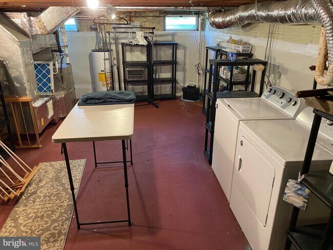 Building Photo - 531 S Washington St