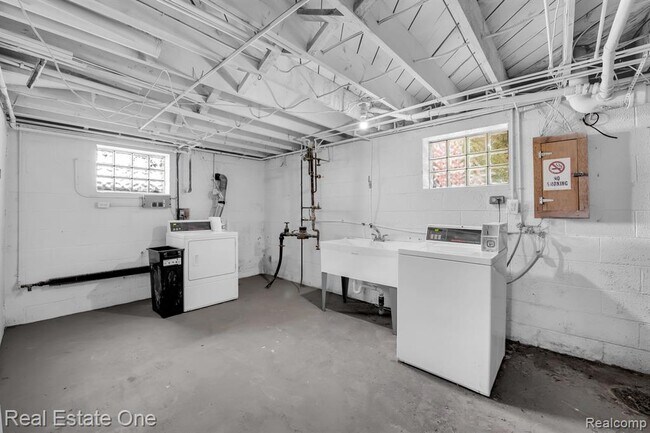 Building Photo - 50 Virginia Dr