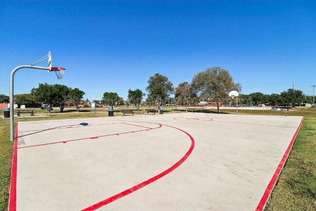 Building Photo - 9639 Shetland Park