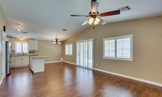 Building Photo - 8841 Spinning Wheel Ave