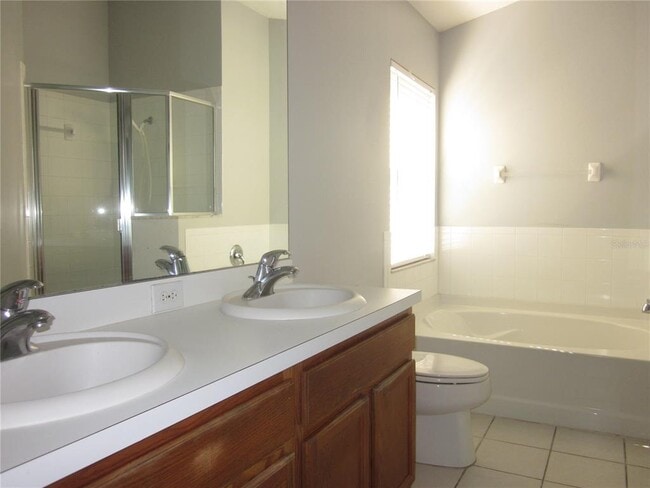 Building Photo - 30653 Midtown Ct