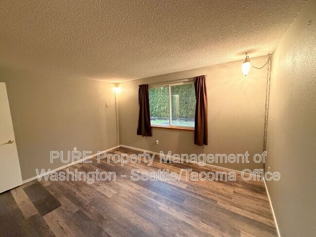 Building Photo - 18417 40th Ave E