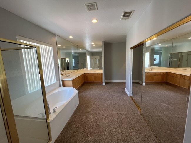 Building Photo - Stunning 2 story, 5-bedroom home in Rhodes Ranch