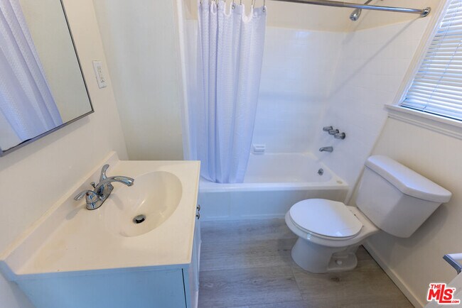 Building Photo - 1940 S Robertson Blvd