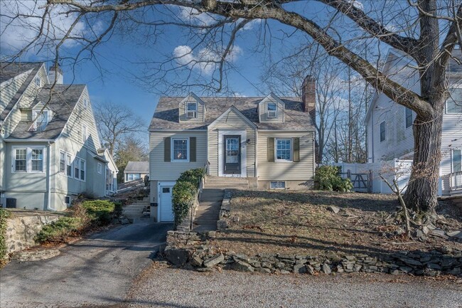 Building Photo - Updated Single Family Rental in White Plains