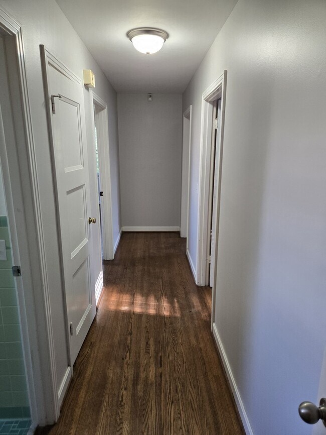 Building Photo - One-level living!
