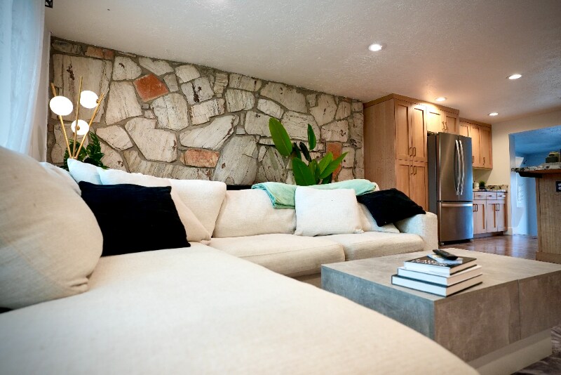 Building Photo - 4284 S Normandie Ln