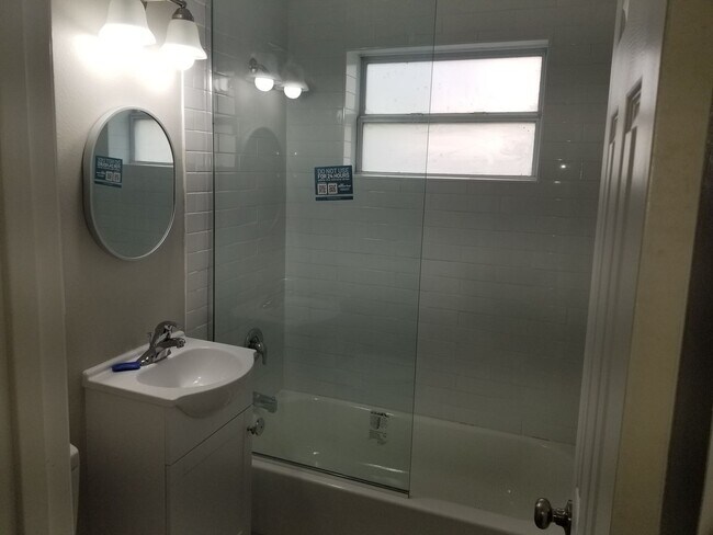 Building Photo - 2642-2648 Michigan Ave