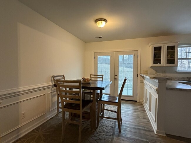 Building Photo - Spacious 4-Bedroom Rental Home with Garage