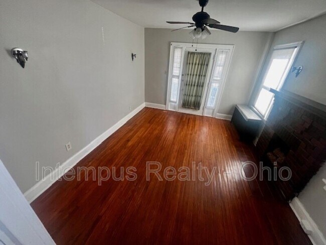 Building Photo - 4237 Vine St