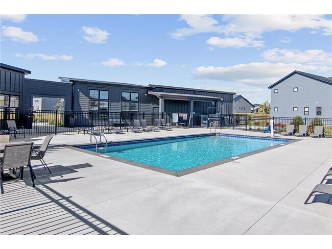 Building Photo - 4595 Oak Point Ln