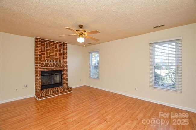 Building Photo - 3500 Rosedown Dr