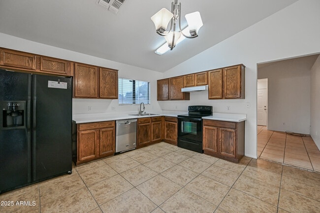 Building Photo - 8606 W College Dr