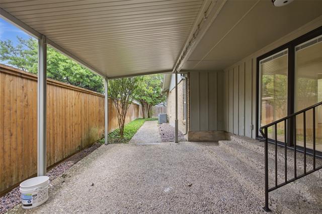 Building Photo - 7515 Meadow Oaks Dr