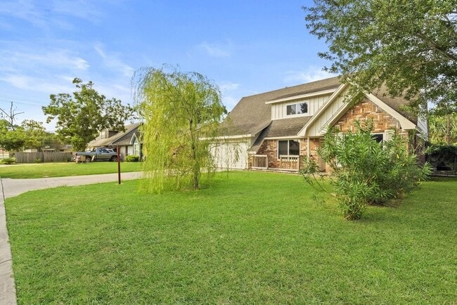 Building Photo - 1422 Delabrook Ct