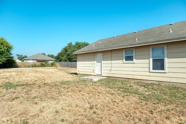 Building Photo - 108 Live Oak Cir