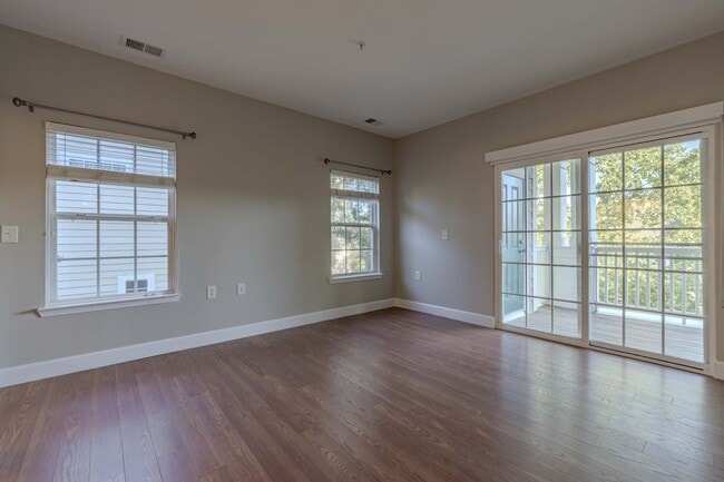 Building Photo - 7231 Althorp Way