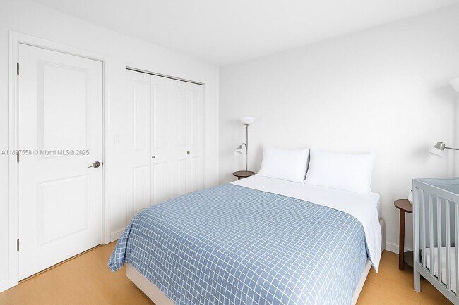 Building Photo - 3610 Yacht Club Dr