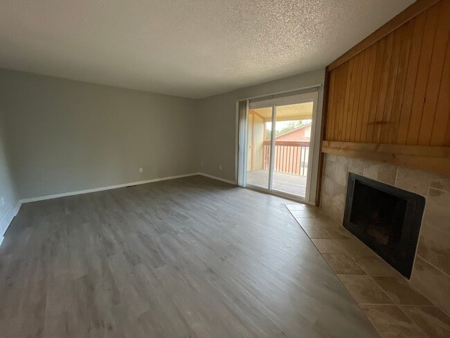 Building Photo - 4015 Stonedike Dr