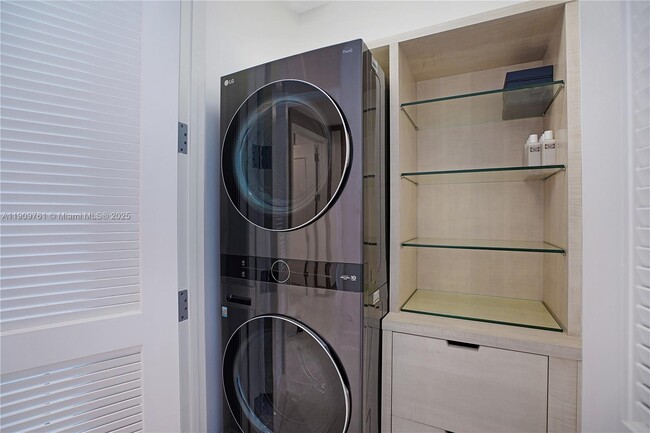 Building Photo - 4401 Collins Ave