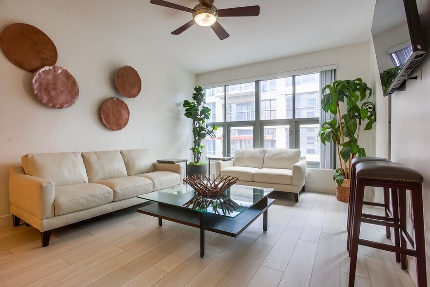 Building Photo - 1150 J St