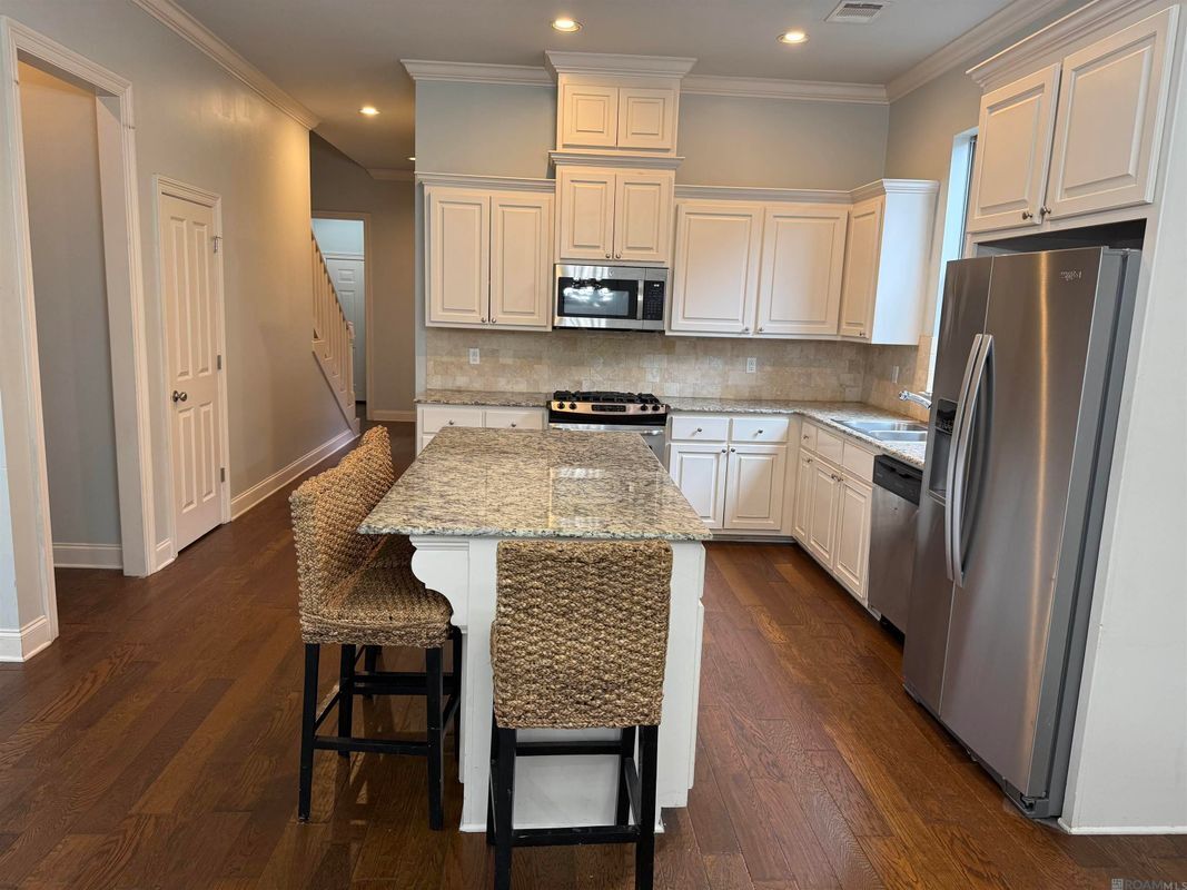 Building Photo - 8017 Seville Ct