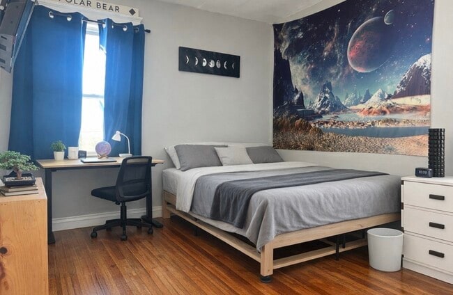 Building Photo - 223 Hudson St