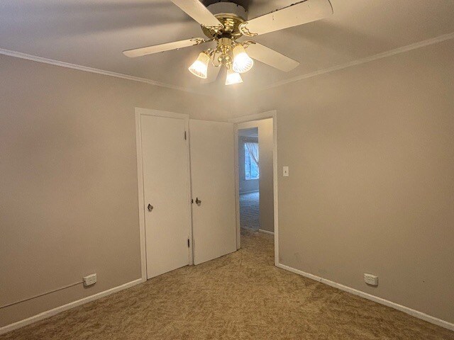 Building Photo - 2223 Hawthorne Rd