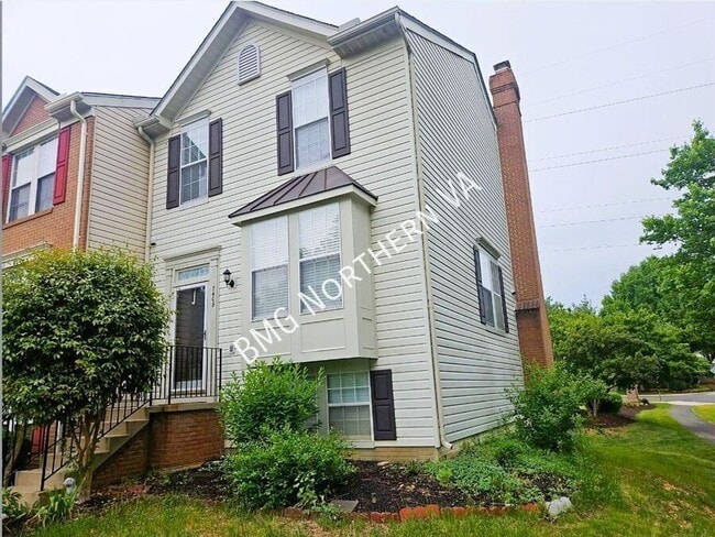 Building Photo - 7408 Gadsby Square