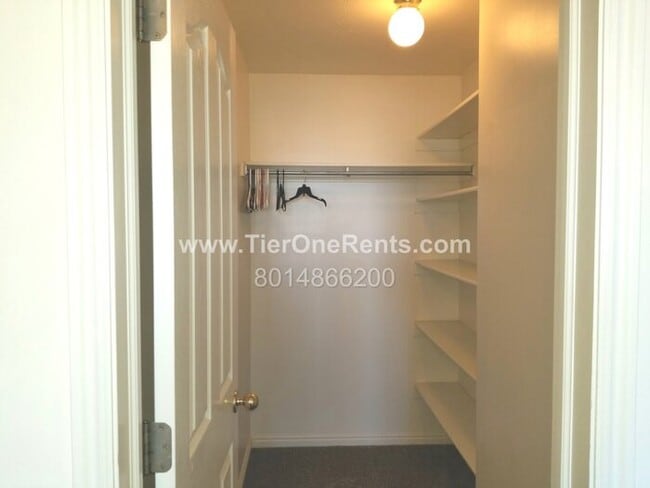 Building Photo - No deposit option for qualified renters