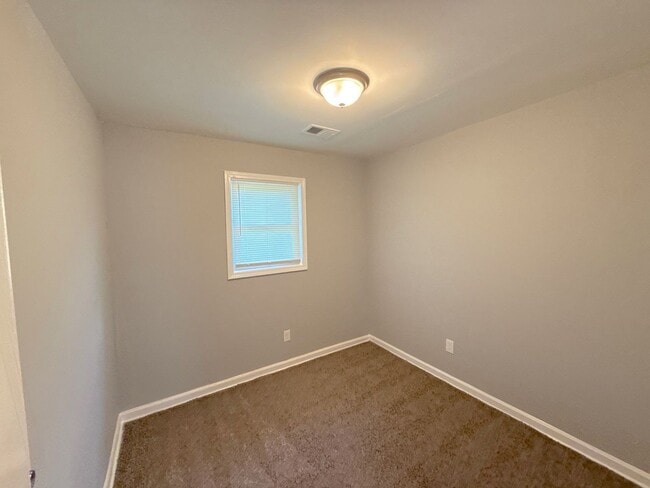 Building Photo - 4360 Bluebell St
