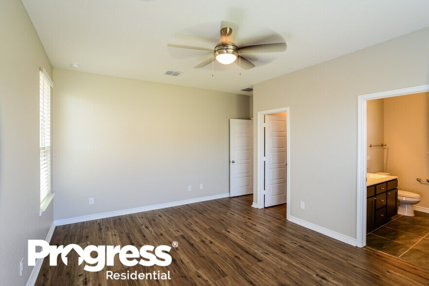 Building Photo - 8208 Victory Cove