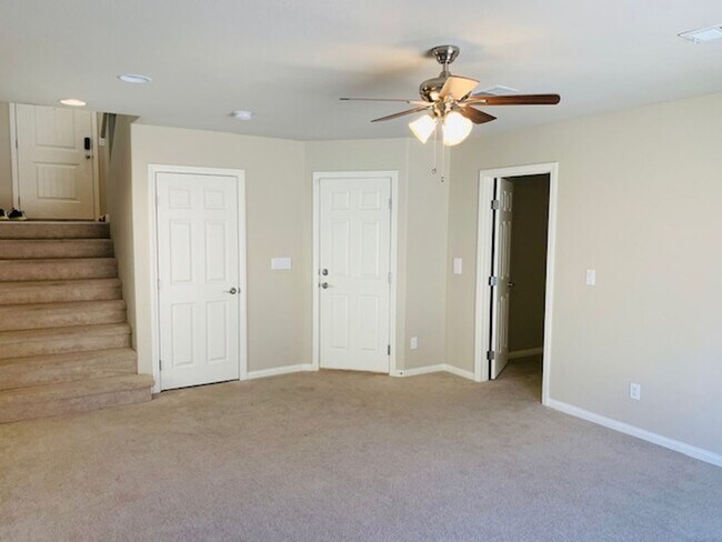 Building Photo - Beautiful Southwest Home with Dual Primary...