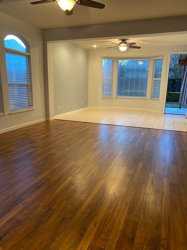 Building Photo - Great Turlock Location