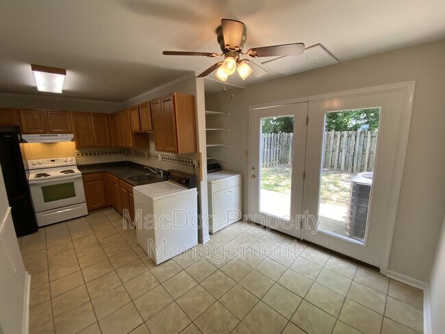 Building Photo - 128 Hickok Cir