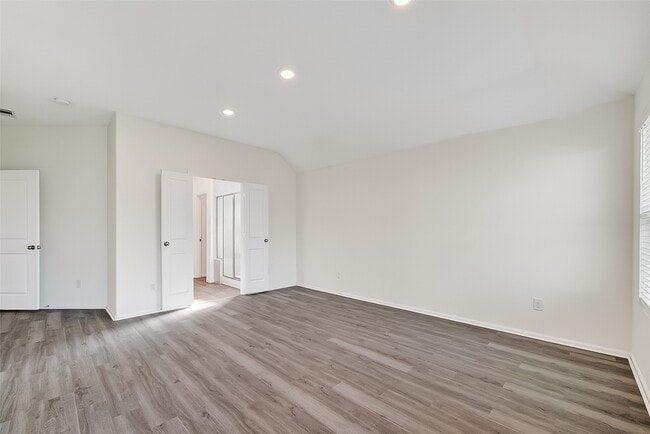 Building Photo - 19168 Pinewood Grove Trl