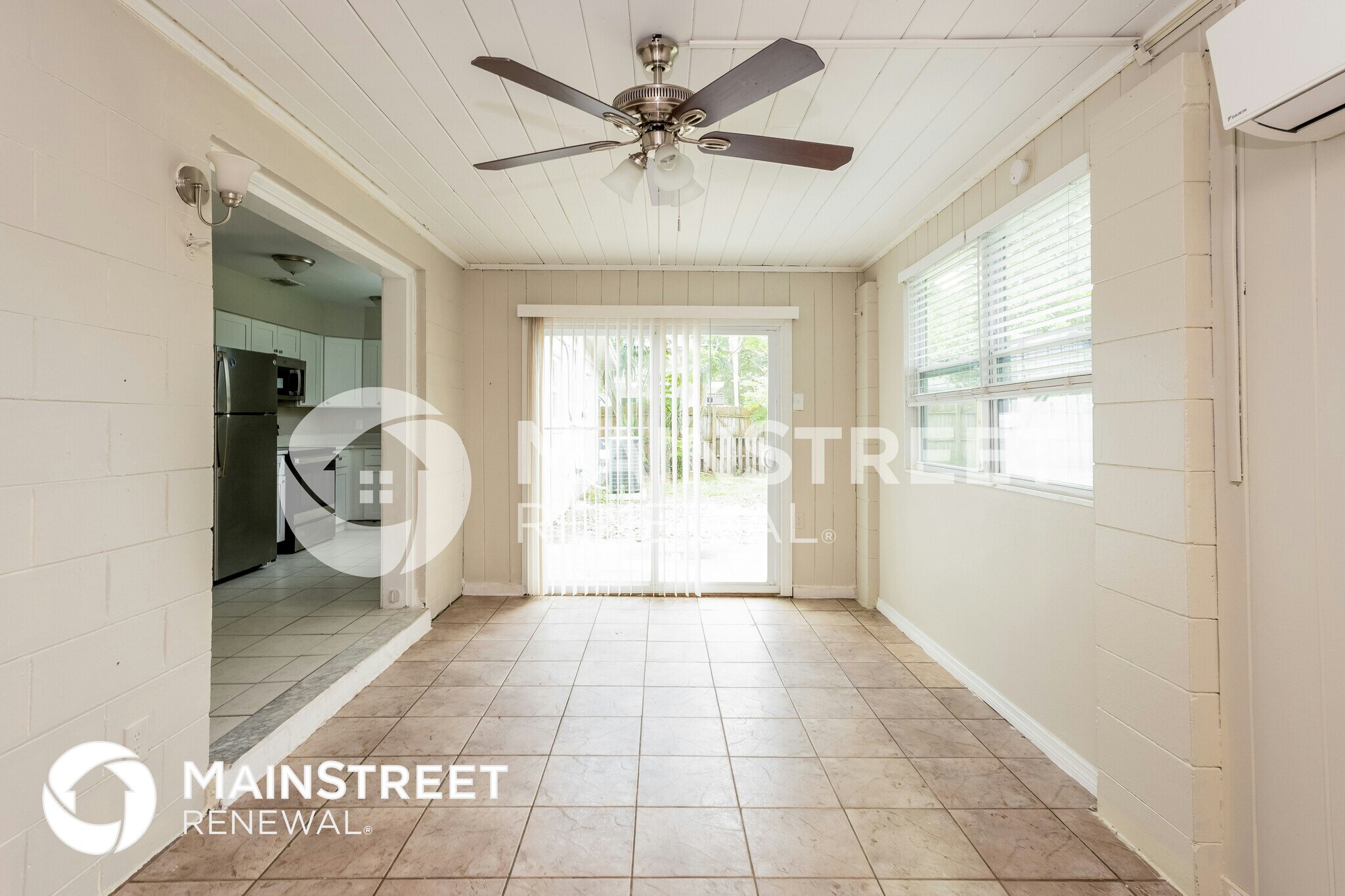 Building Photo - 708 St Lucie Ln