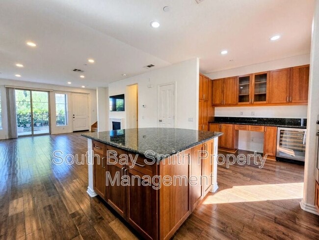 Building Photo - 84 Palos Verdes Blvd
