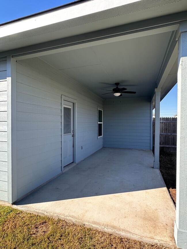 Building Photo - 604-606 Grayson Ln