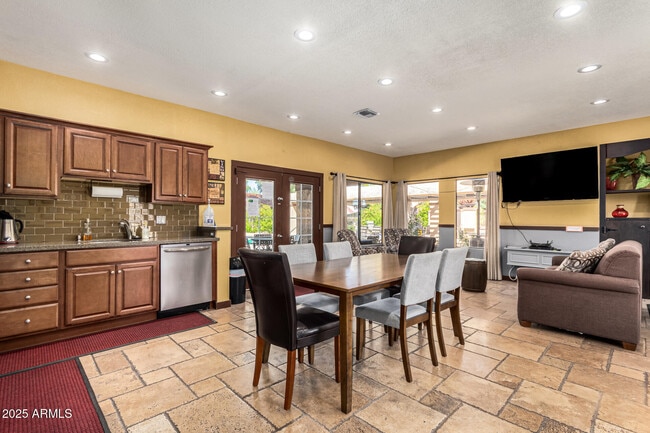 Building Photo - 8700 E Mountain View Rd