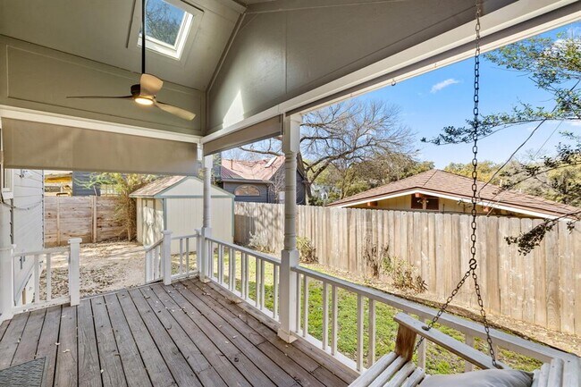 Building Photo - 1318 Bonham Terrace