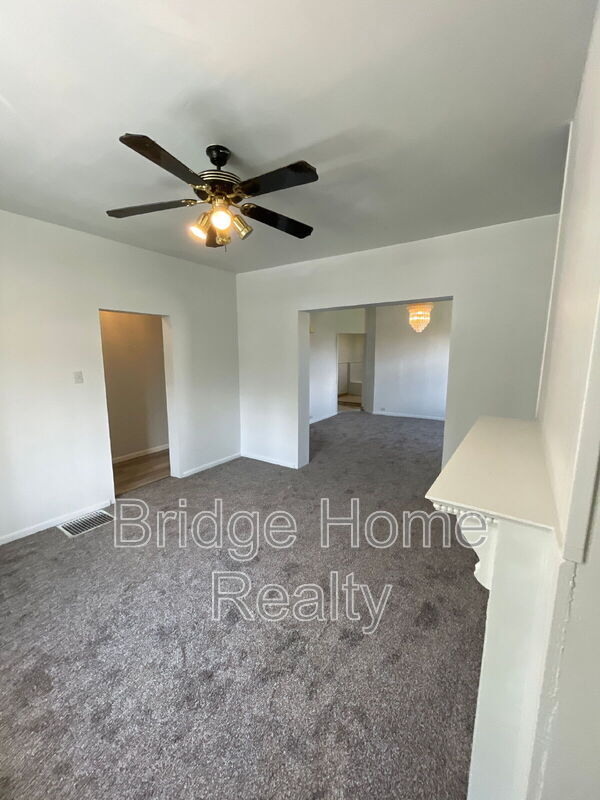 Building Photo - 1367 Montezuma St