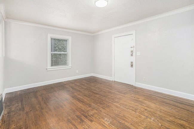 Building Photo - 2BR/1BA Gem in the heart of KC!