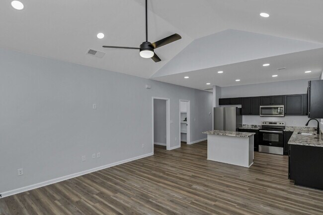 Building Photo - 32 Roberson St