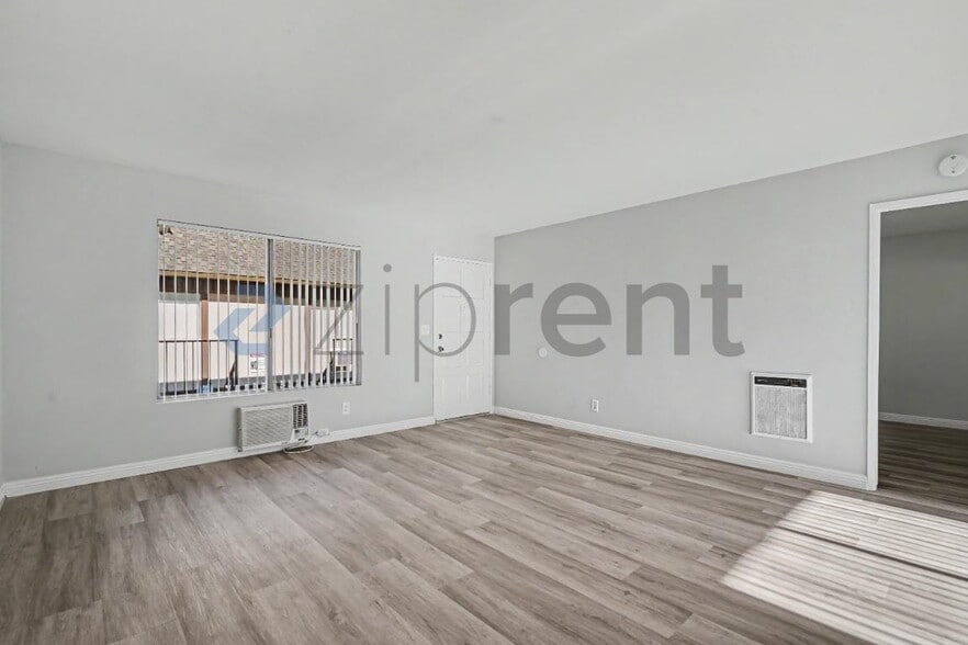 Building Photo - Unit 17