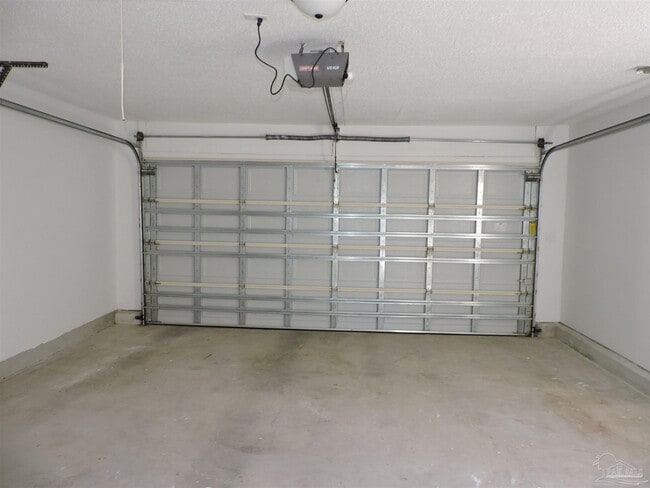 Building Photo - 3480 Blueridge Dr