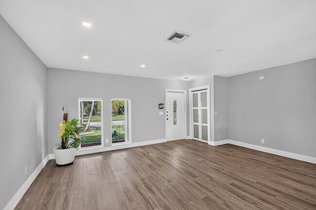 Building Photo - 14624 Country Side Ln
