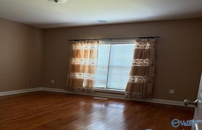 Building Photo - 110 Arrow Path Dr