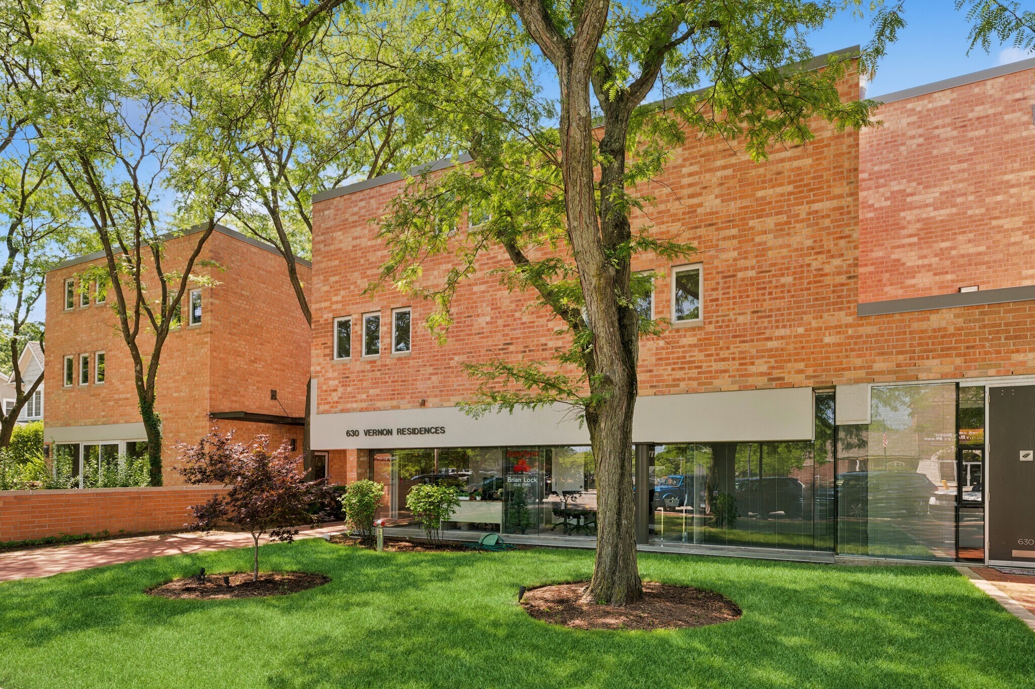 Building Photo - 630 Vernon Ave